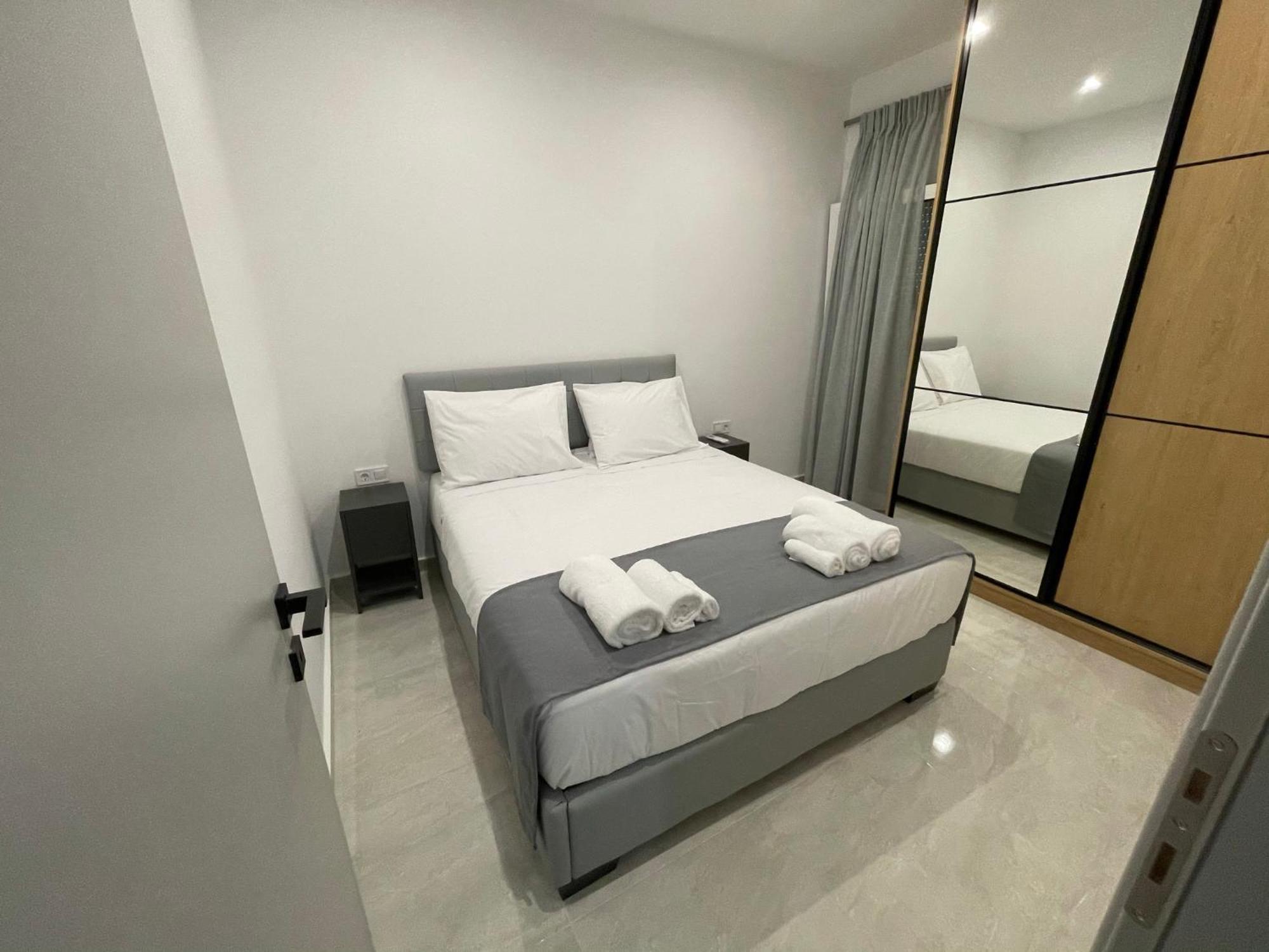 Your Place !! - 102 Chrissi Akti Chania Exterior foto